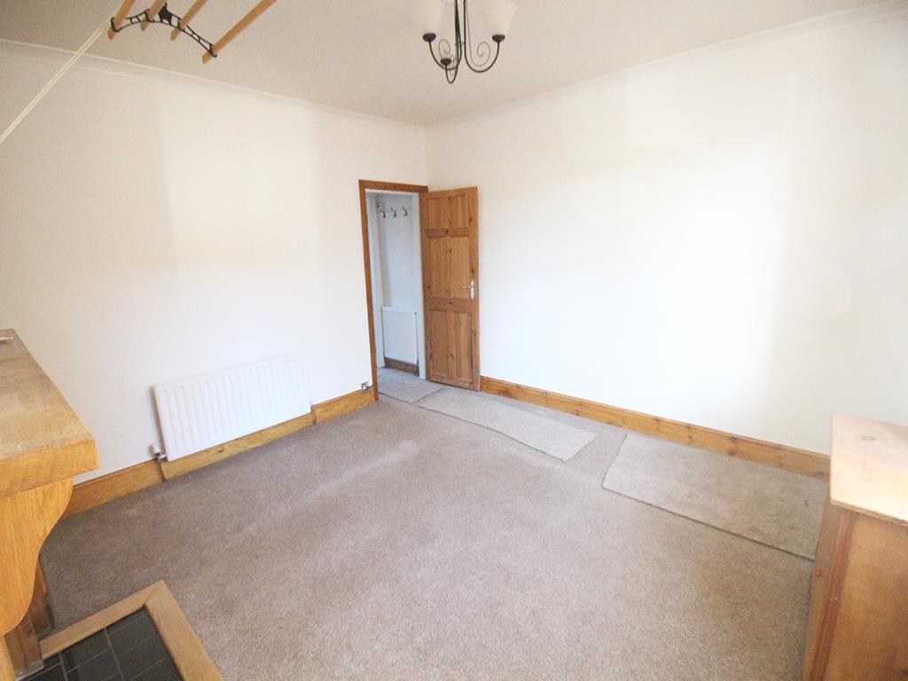 2 bedroom terraced house To Let in Earby - IMG_1171.jpg